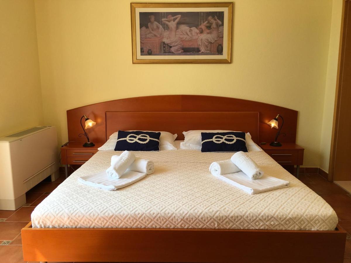 Apartments Villa Jadranka Adults Only ボル エクステリア 写真
